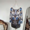 Pull aux fleurs et arabesques bleues T 42-44 Madeleine