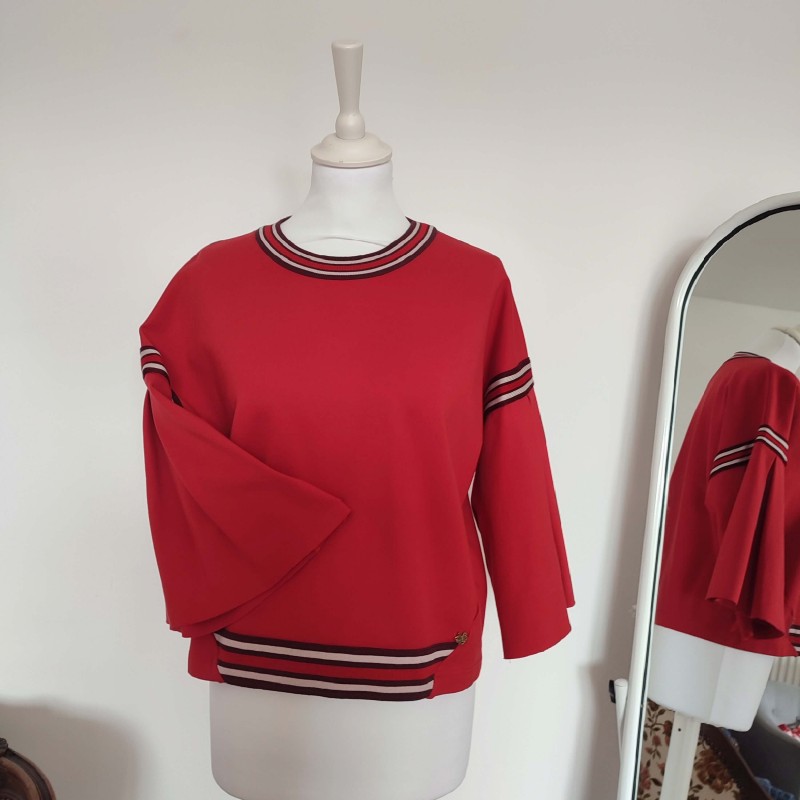 Sweater rouge aux manches géantes T 42 Nénette