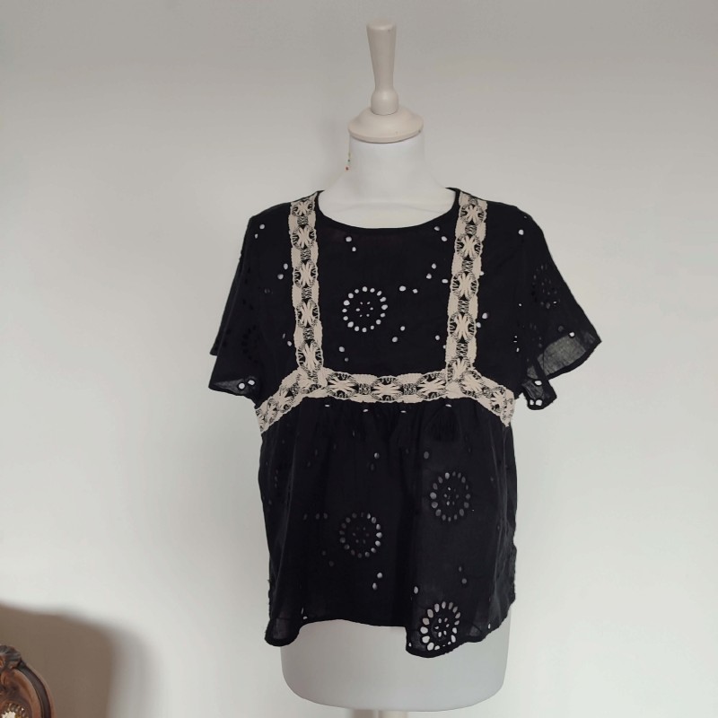 Haut en broderie anglaise noire à pompons T M Lila & Lala